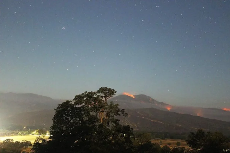 Wildfires continue throughout West