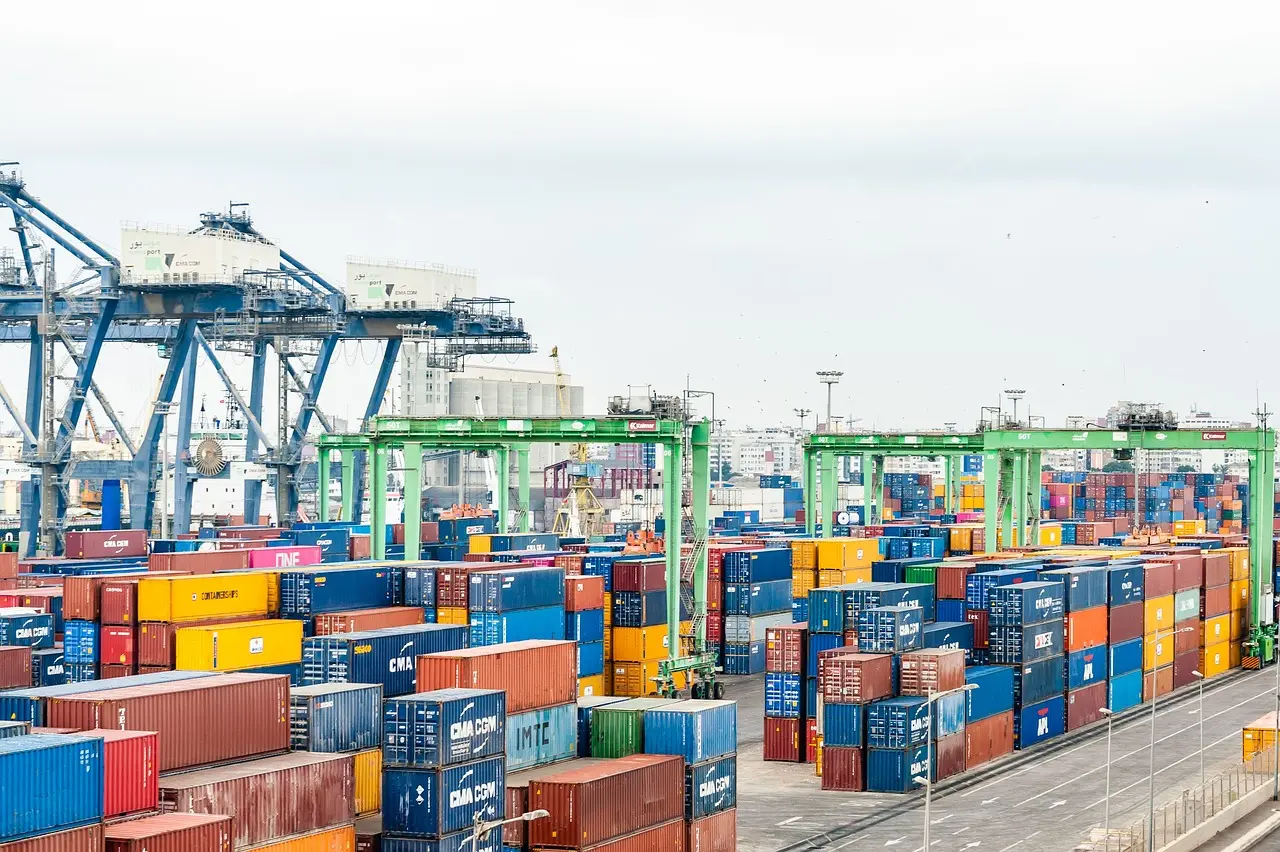Trade deficit worsens as farmer confidence slips