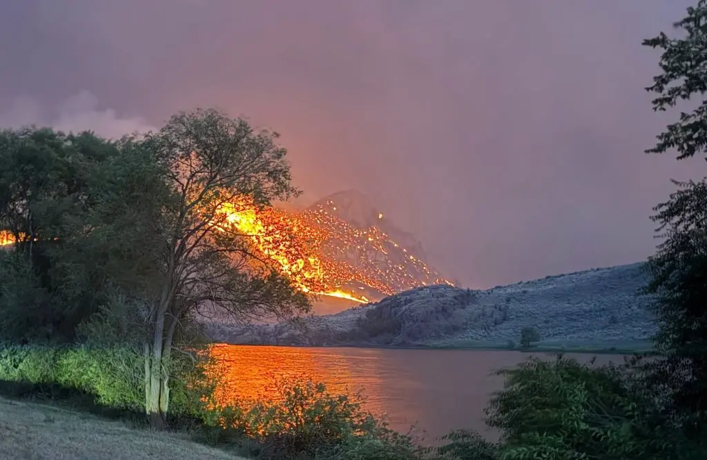 Wildfires continue blazing across the West