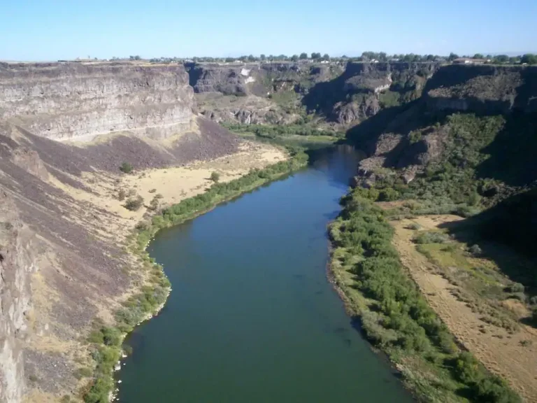 Snake_River_view_near_Twin_Falls